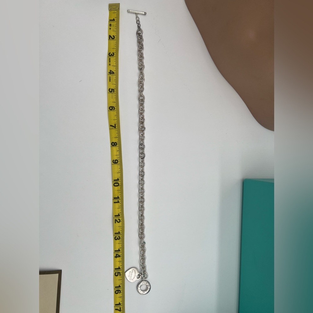 💙💙Tiffany & Co. Silver RTT heart Tag toggle Necklace💙💙 - Picture 6 of 9